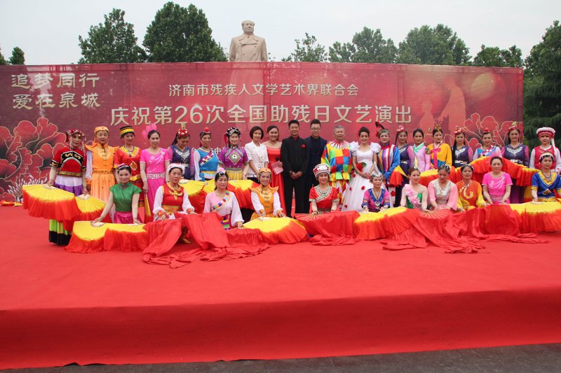 如何挑选一台适合舞蹈团表演的灯光设备？